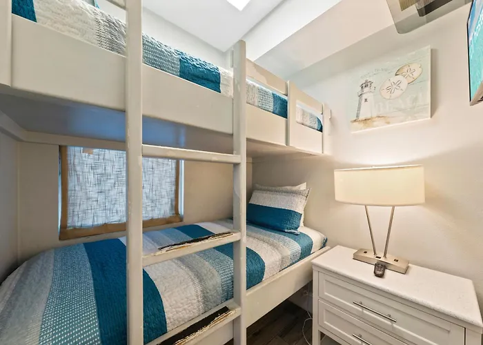 Lighthouse 714 Aparthotel Gulf Shores